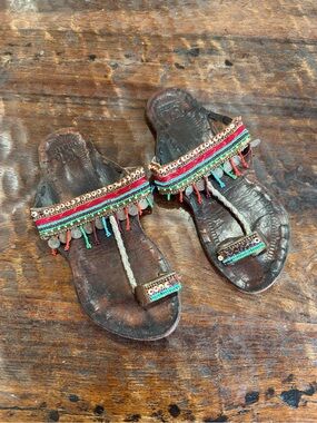 Matt’s Boho Beaded Leather Toe-Loop slide Sandals - Multicolor size 9